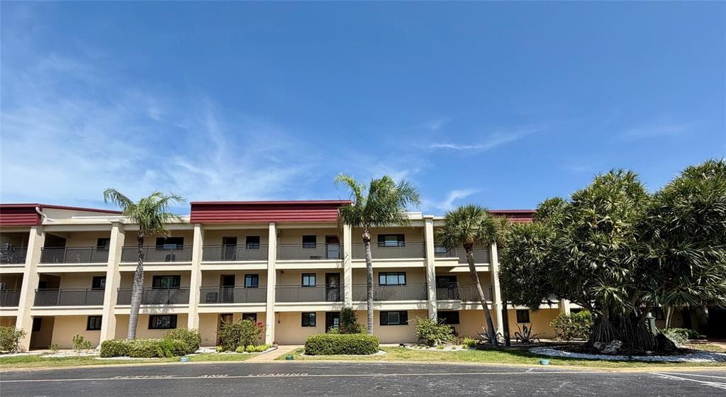 868 BAYWAY Boulevard Unit 210, CLEARWATER BEACH, FL 33767 photo 2