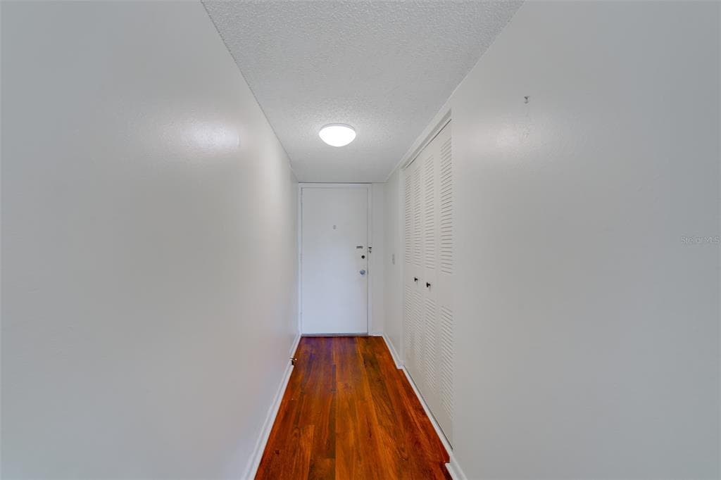 225 COUNTRY CLUB Drive Unit F1210, LARGO, FL 33771 photo 4