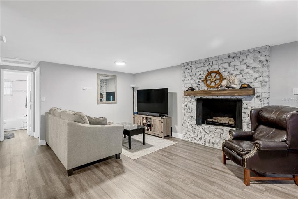 6305 SELBOURNE AVENUE, TAMPA, FL, 33611 photo 3