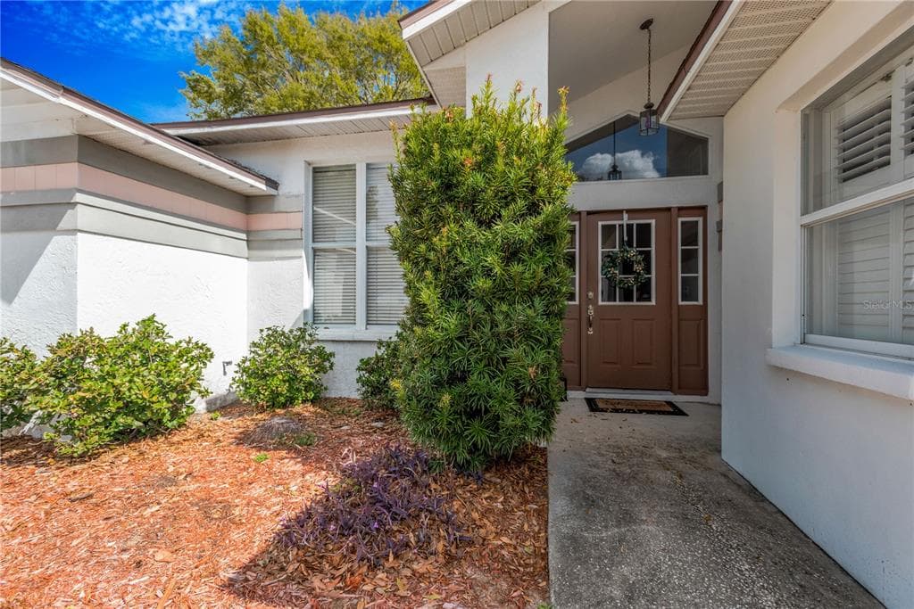 2626 CRESTFIELD Drive, VALRICO, FL 33596 photo 4