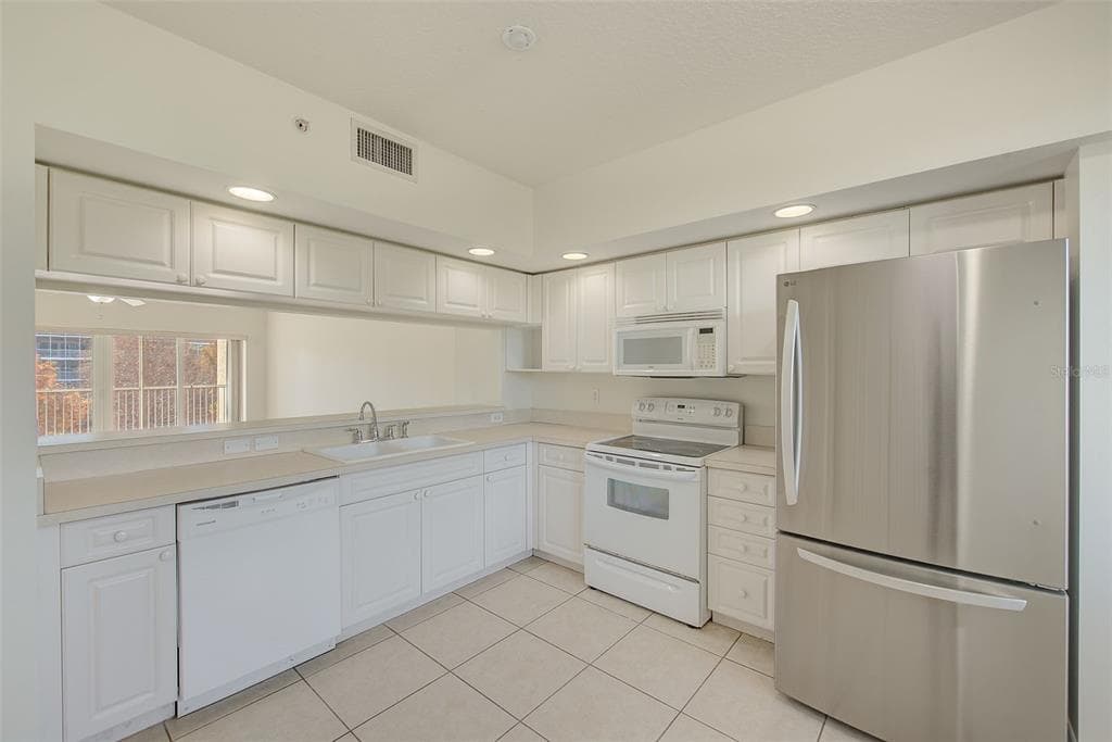 960 STARKEY Road Unit 3302, LARGO, FL 33771 photo 5