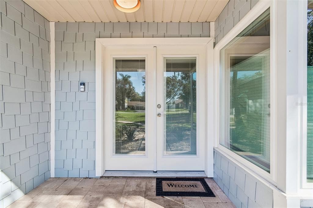 7995 CHAUCER Drive, WEEKI WACHEE, FL 34607 photo 3