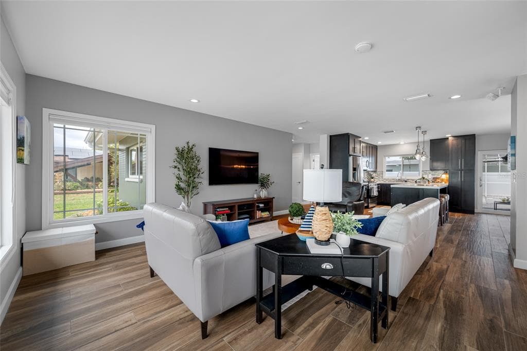 1467 BUGLE Lane, CLEARWATER, FL 33764 photo 5