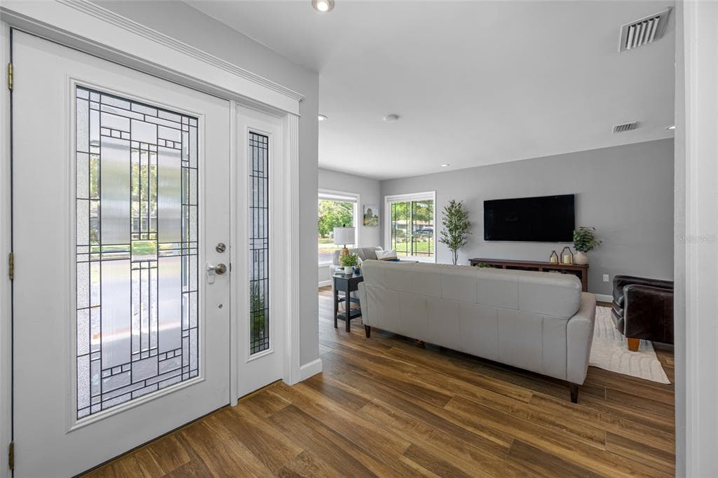 1467 BUGLE Lane, CLEARWATER, FL 33764 photo 4