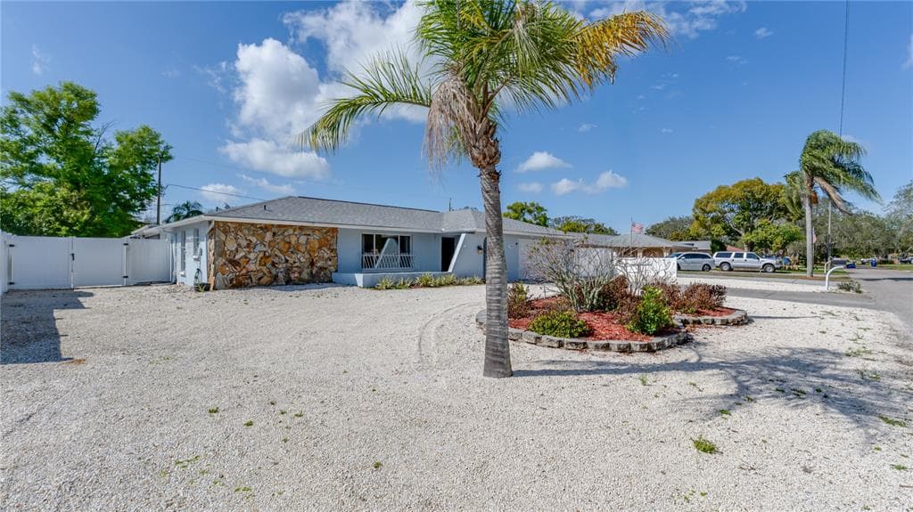 5844 RIDDLE ROAD, HOLIDAY, FL, 34690 photo 2