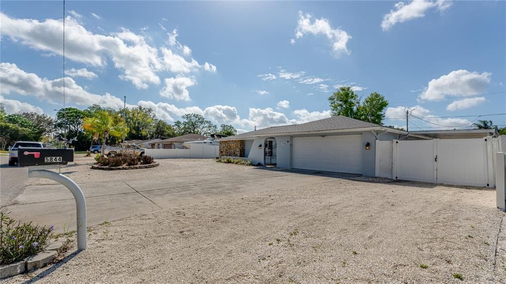 5844 RIDDLE ROAD, HOLIDAY, FL, 34690 photo 3