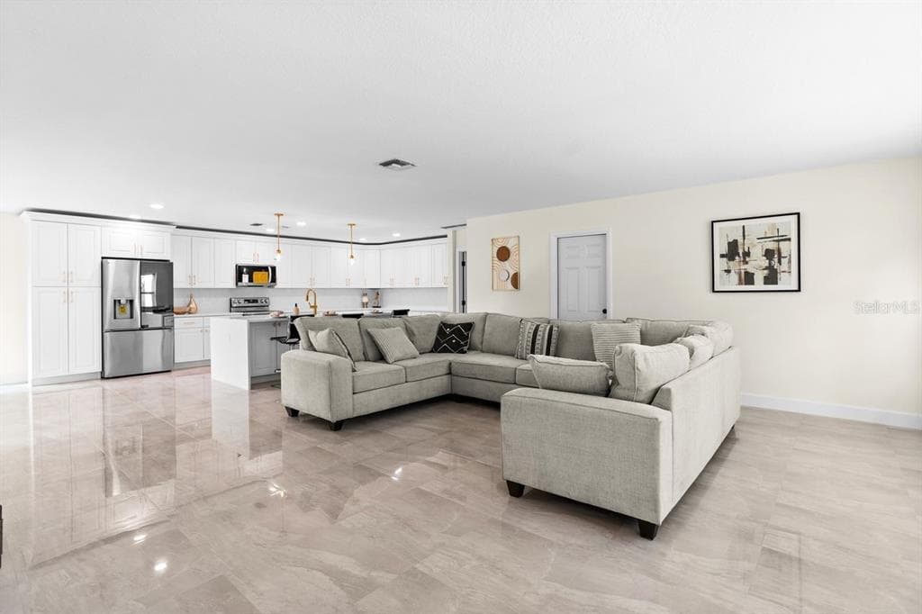 9244 79TH AVENUE, SEMINOLE, FL, 33777 photo 4