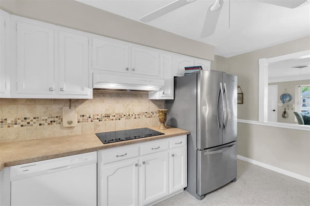 13472 BELLEWOOD AVENUE, SEMINOLE, FL, 33776 photo 4