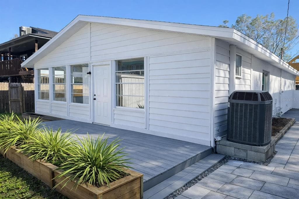 1827 Mountain Avenue, Street PETERSBURG, FL 33703 photo 3