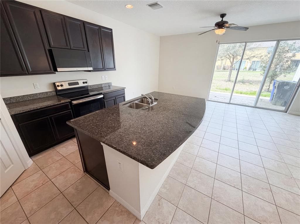 7011 TOWNE LAKE Road, RIVERVIEW, FL 33578 photo 2