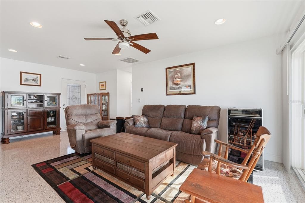 532 CRYSTAL DRIVE, MADEIRA BEACH, FL, 33708 photo 5