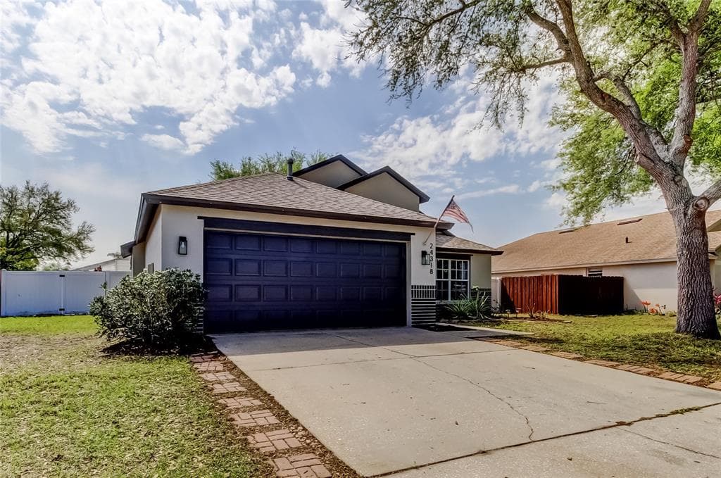 24318 ROLLING VIEW Court, LUTZ, FL 33559 photo 2