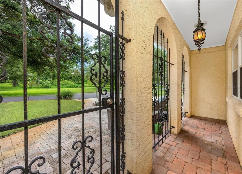 6412 WOODLYNNE Avenue, TAMPA, FL 33614 photo 4