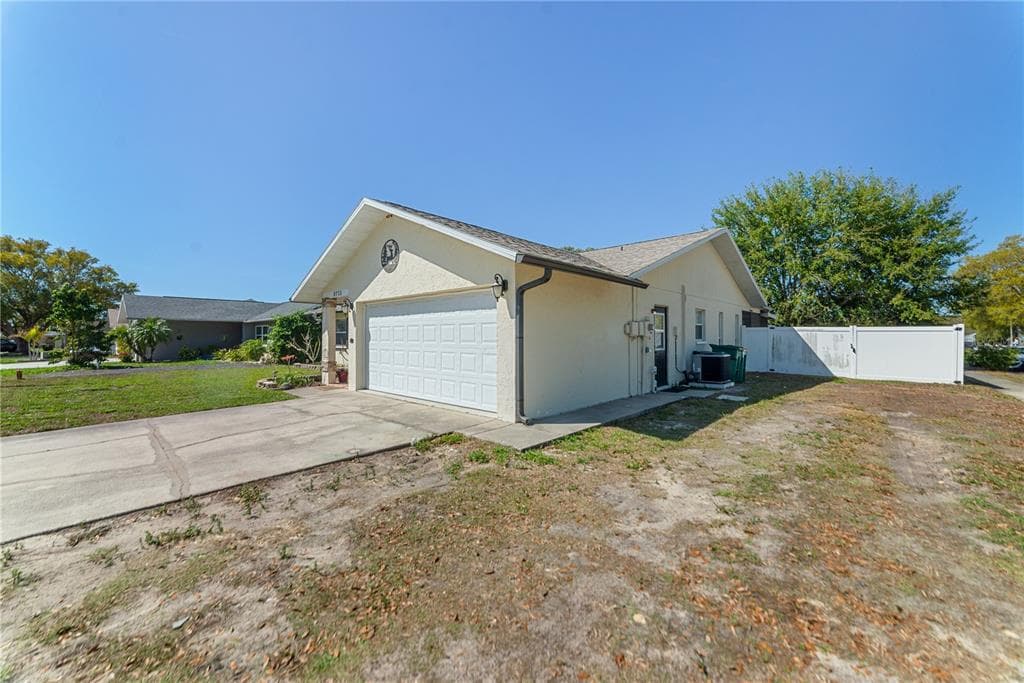 8715 HUNTSMAN Lane, PORT RICHEY, FL 34668 photo 4