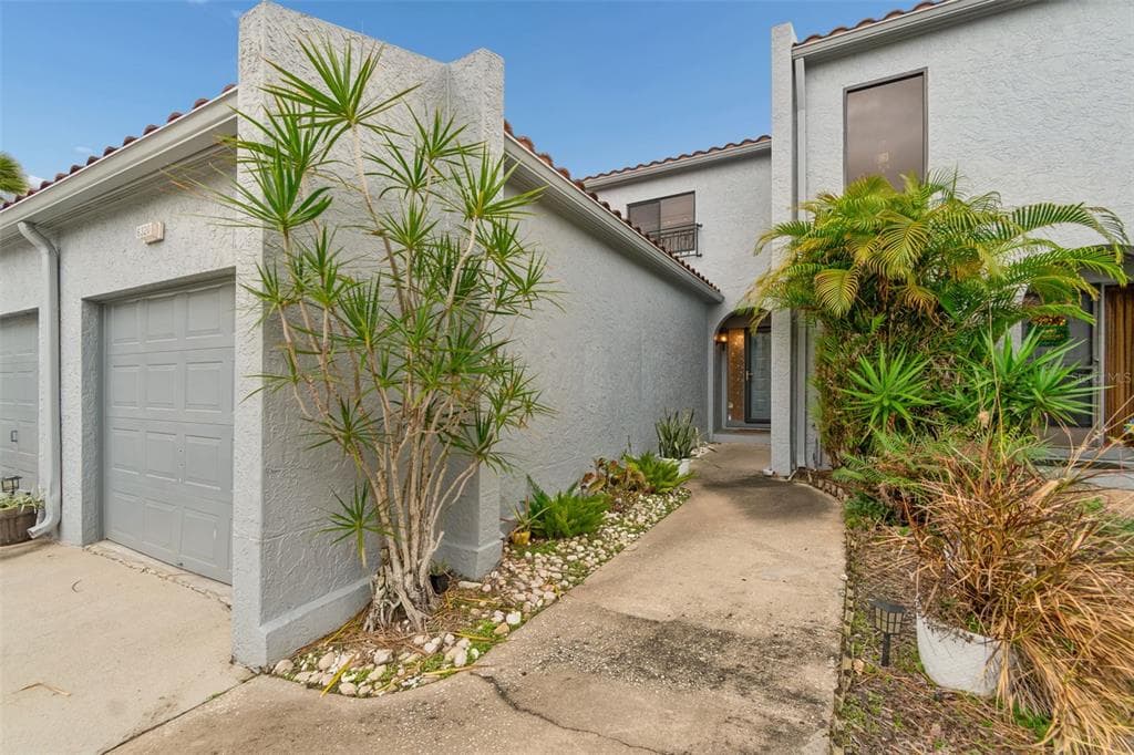 6320 GRAND BAHAMA CIRCLE, Unit# 6320, TAMPA, FL, 33615