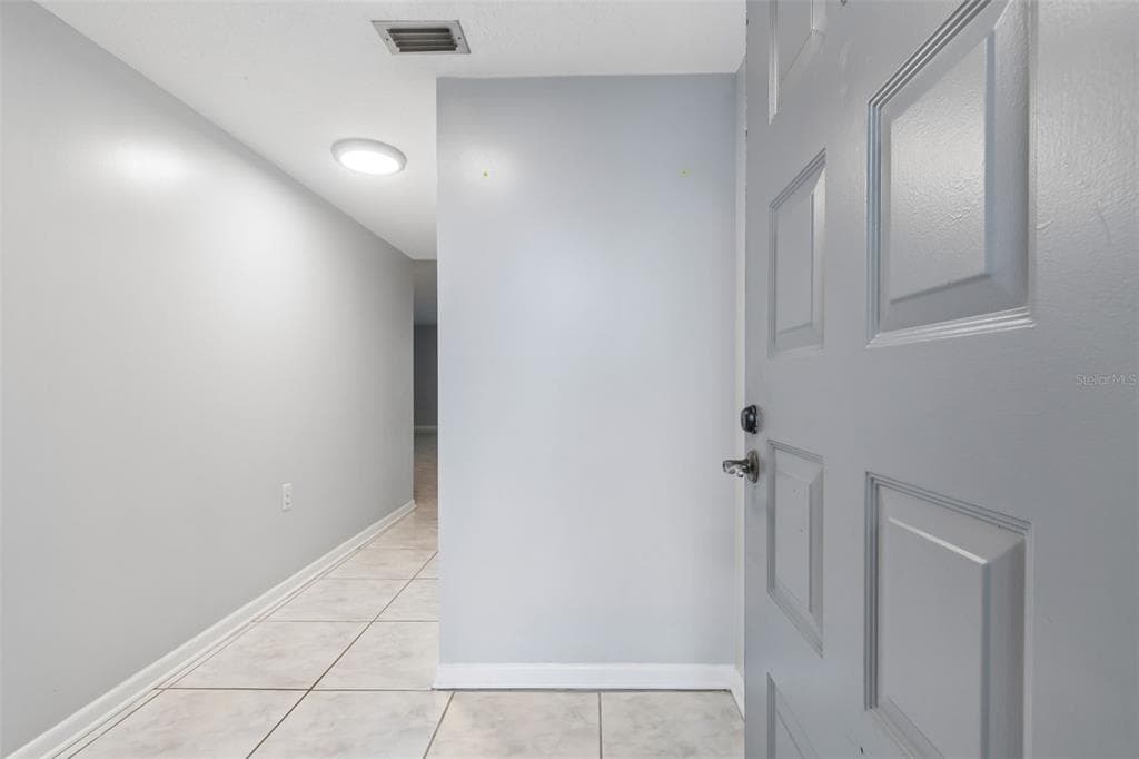 6320 GRAND BAHAMA CIRCLE, Unit# 6320, TAMPA, FL, 33615 photo 5