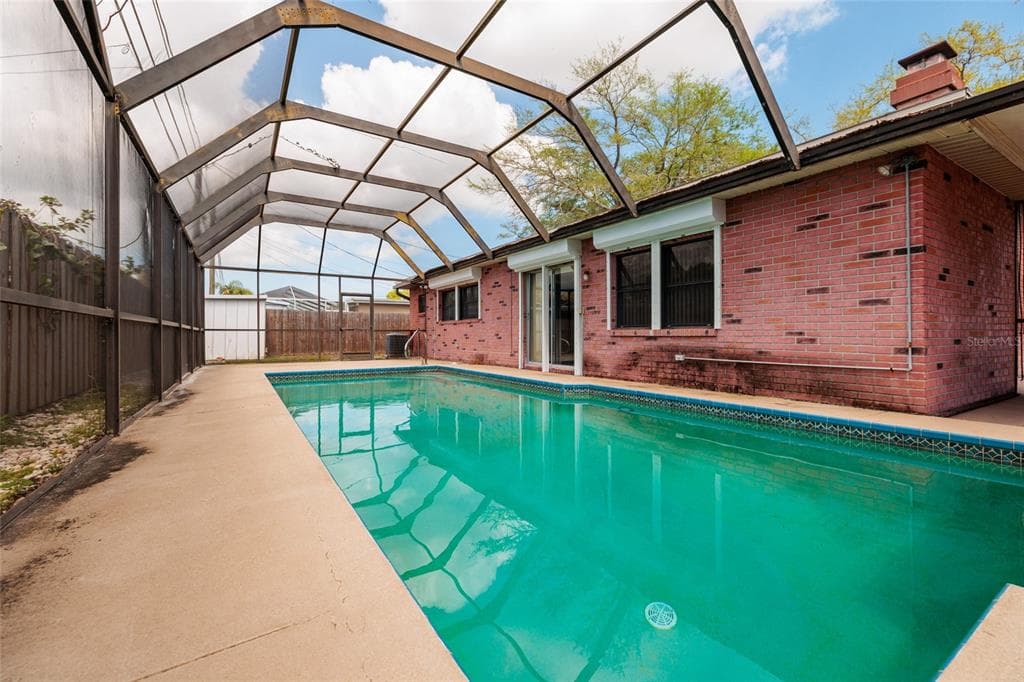 6822 21ST Street, Street PETERSBURG, FL 33702 photo 2