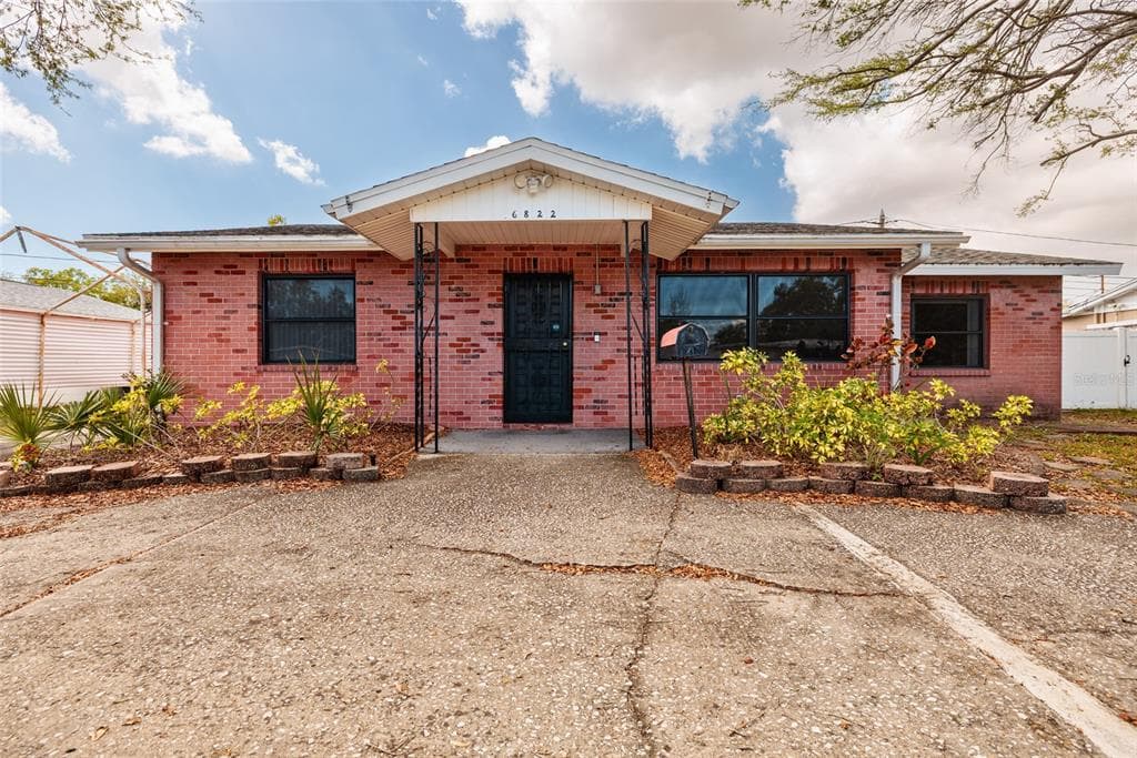6822 21ST Street, Street PETERSBURG, FL 33702