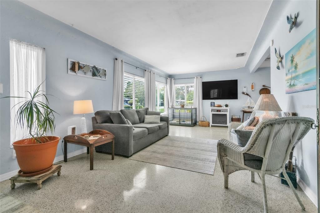 4101 YARDLEY AVENUE, ST PETERSBURG, FL, 33713 photo 2