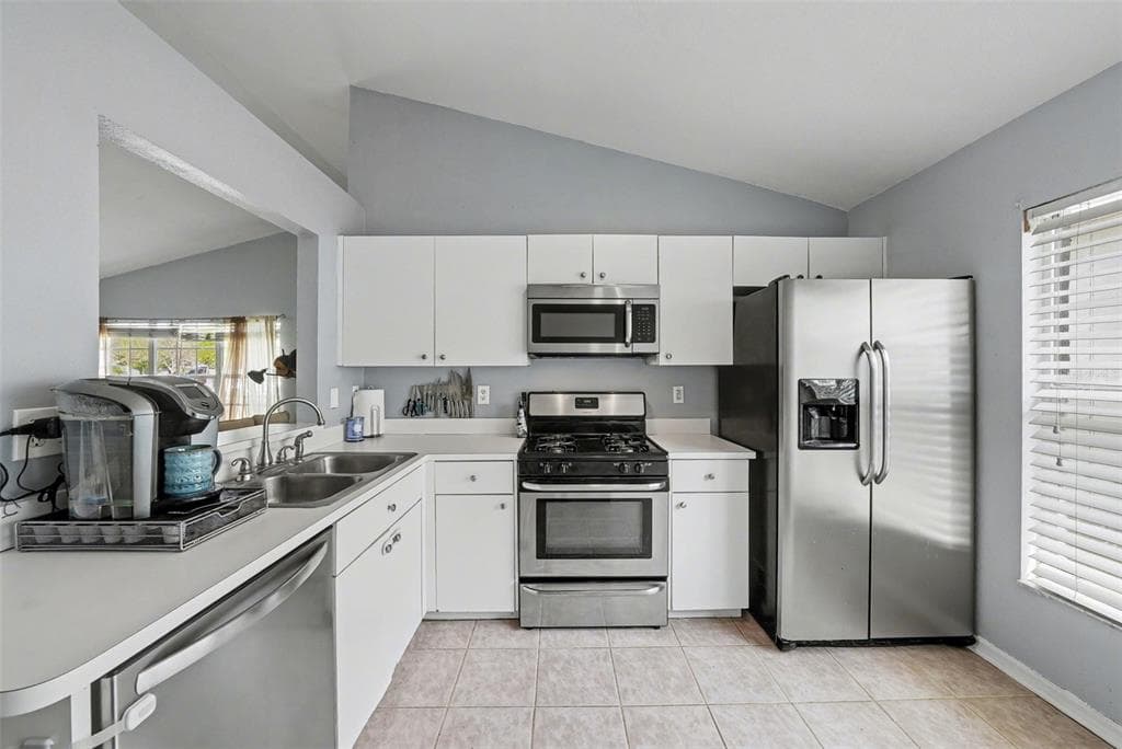 5214 CREEKMORE LANE, TAMPA, FL, 33624 photo 2