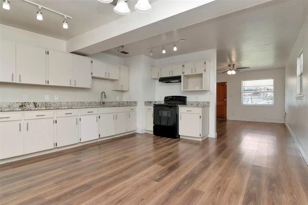 3907 PINE STREET, TAMPA, FL, 33607 photo 4