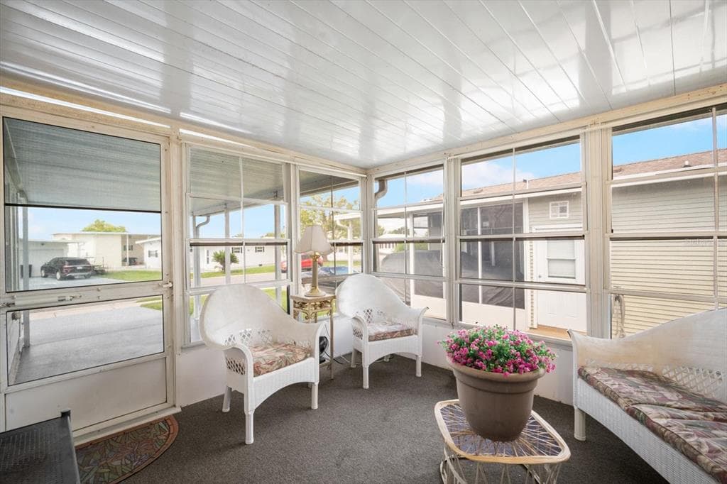 35045 CYNTHIA Avenue, ZEPHYRHILLS, FL 33541 photo 2