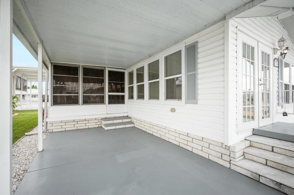 35045 CYNTHIA Avenue, ZEPHYRHILLS, FL 33541 photo 3