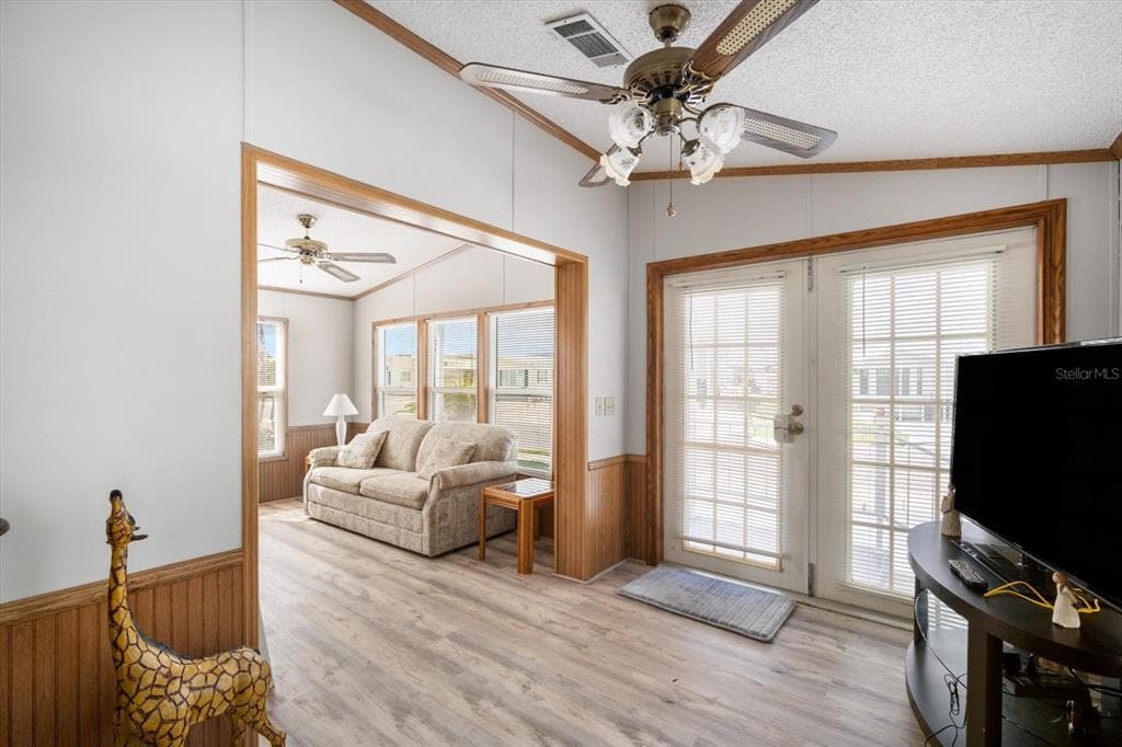 35045 CYNTHIA Avenue, ZEPHYRHILLS, FL 33541 photo 5