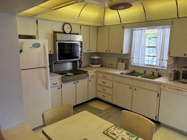 4700 COVE CIRCLE, Unit# 203, ST PETERSBURG, FL, 33708 photo 2