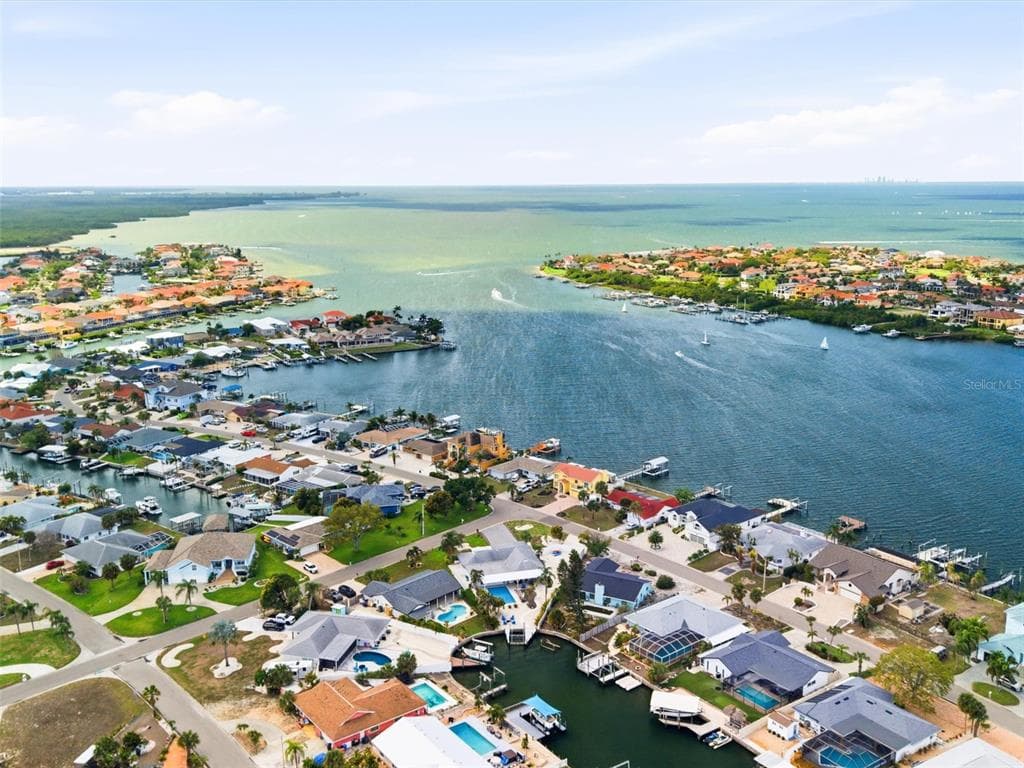 1029 BAL HARBOUR Drive, APOLLO BEACH, FL 33572 photo 2