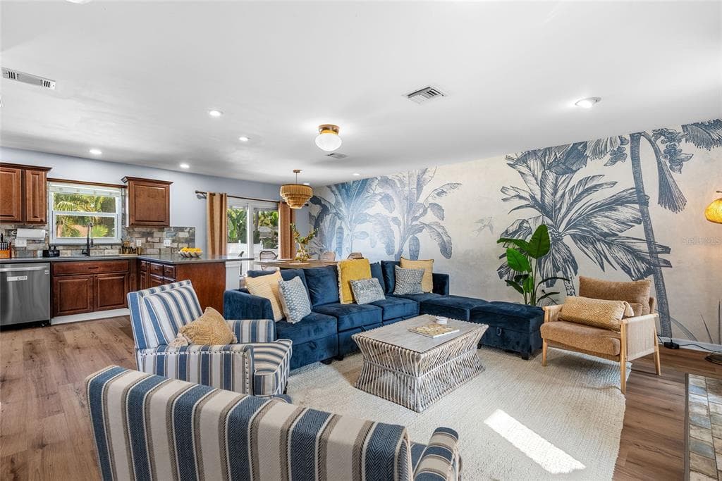 8580 139TH LANE, SEMINOLE, FL, 33776 photo 5