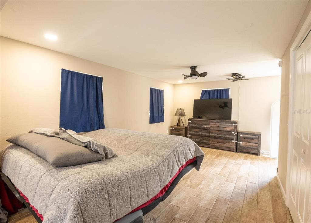 1050 DEAL LANE, HOLIDAY, FL, 34691 photo 3