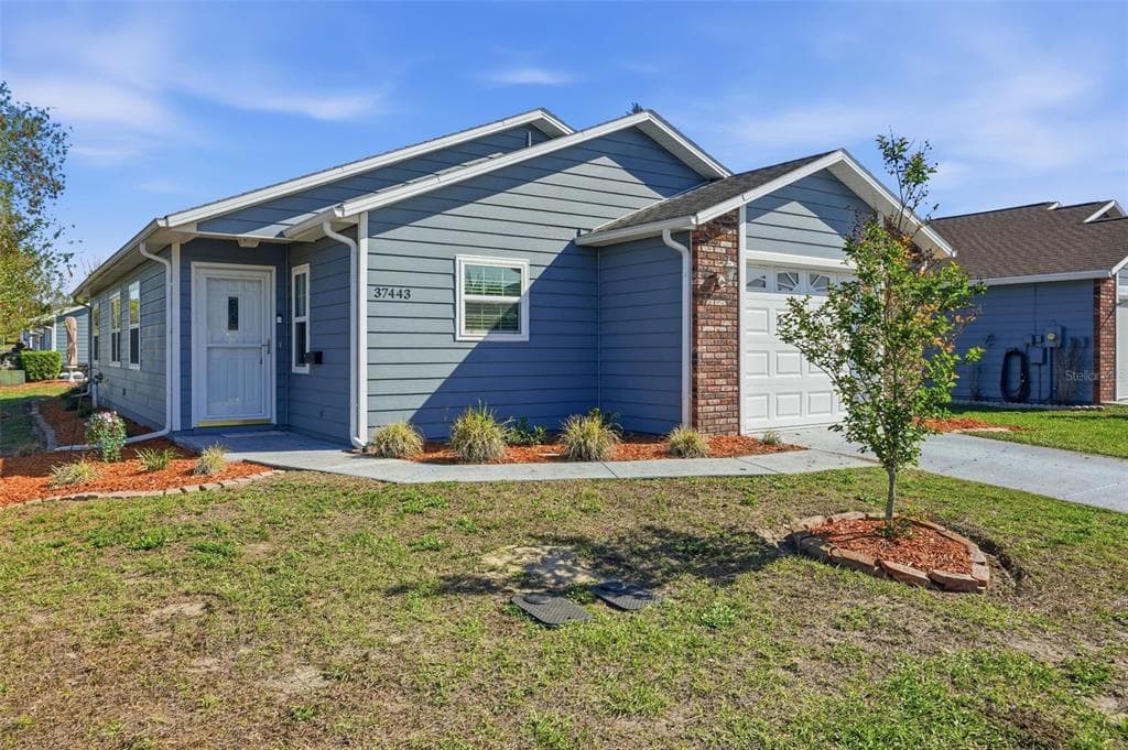 37443 REDBERRY COURT, ZEPHYRHILLS, FL, 33542 photo 2