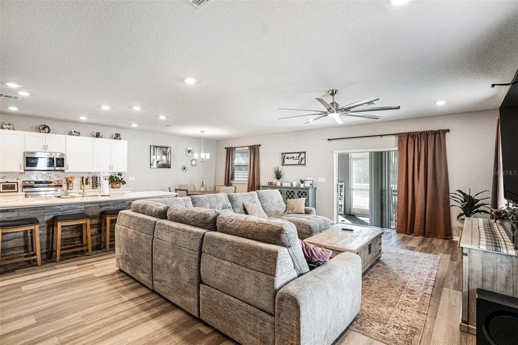 6518 PEBBLEBROOKE DRIVE, ZEPHYRHILLS, FL, 33541 photo 4