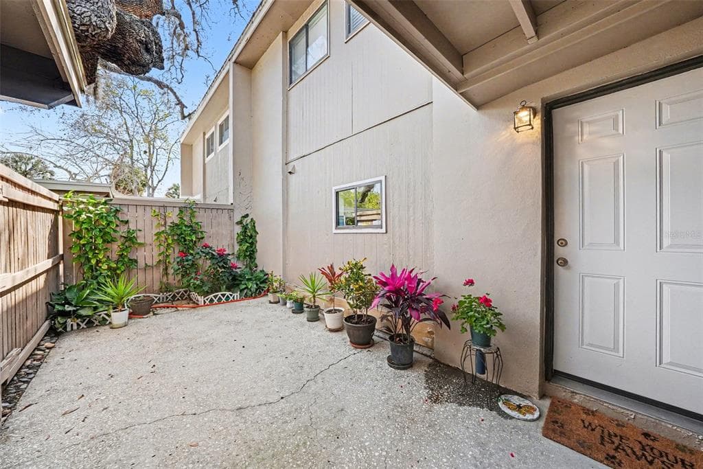 8606 PALM LANE, Unit# 116, TEMPLE TERRACE, FL, 33637