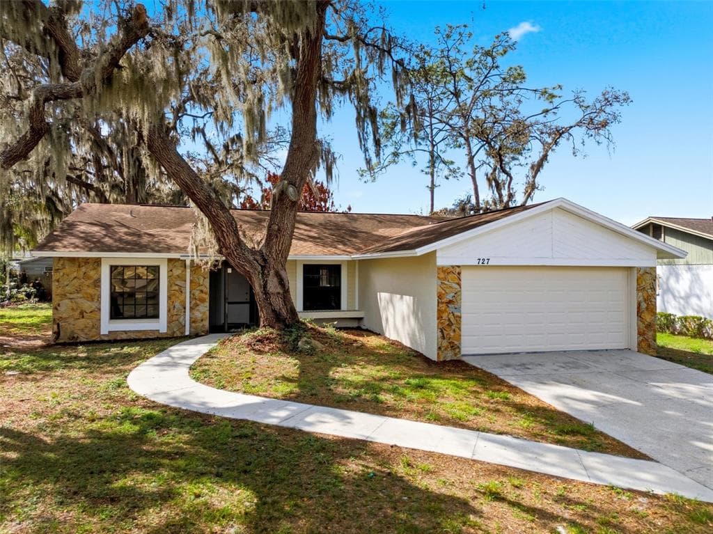 727 ISLETON DRIVE, BRANDON, FL, 33511