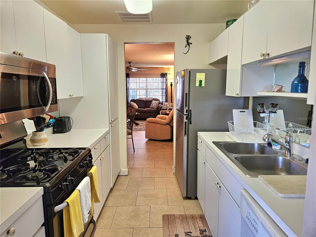 10037 62ND TERRACE, Unit# 9, ST PETERSBURG, FL, 33708 photo 5