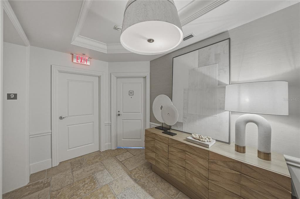 450 KNIGHTS RUN AVENUE, Unit# 902, TAMPA, FL, 33602 photo 2