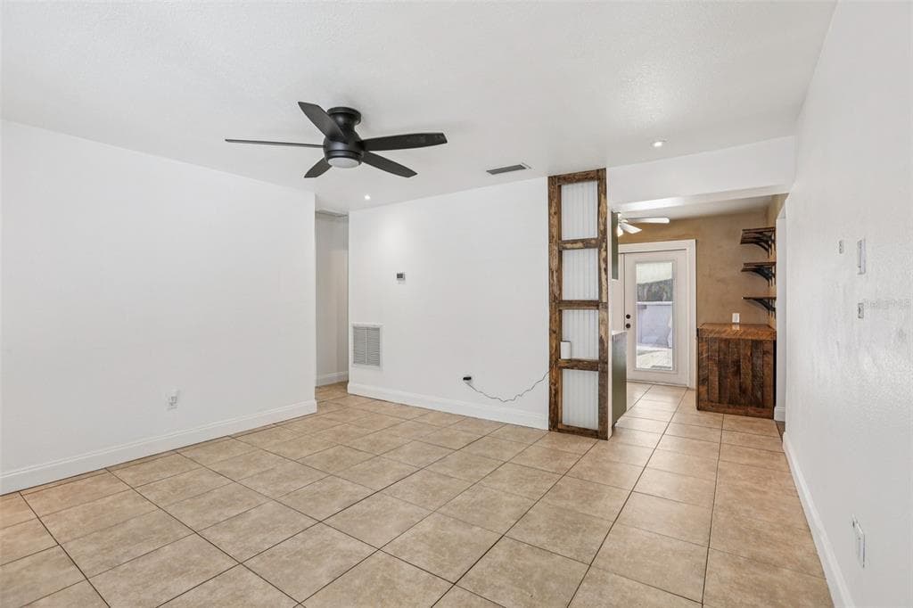 7017 MEADOWLAWN DRIVE, ST PETERSBURG, FL, 33712 photo 4