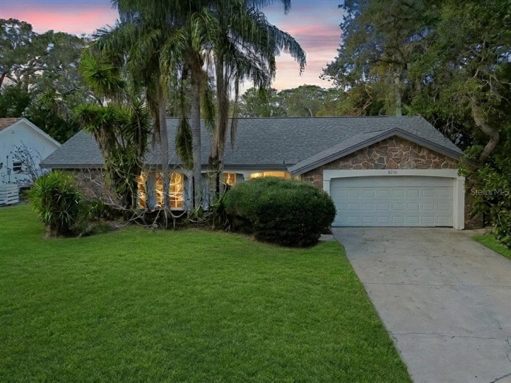 8210 CLOVER HILL LOOP, HUDSON, FL, 34667