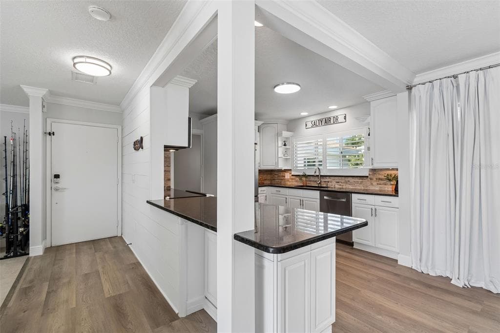 311 ISLAND WAY, Unit# 203, CLEARWATER BEACH, FL, 33767 photo 4