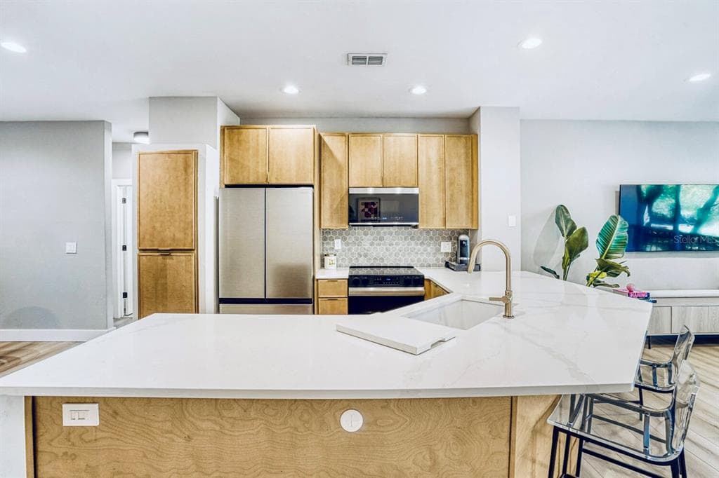 636 ARBOR LAKE LANE, TAMPA, FL, 33602 photo 5