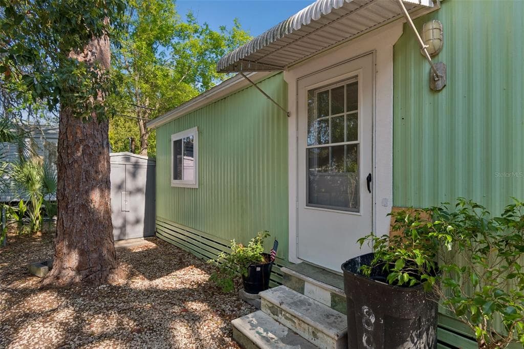 823 ELKAN DRIVE, TARPON SPRINGS, FL, 34689