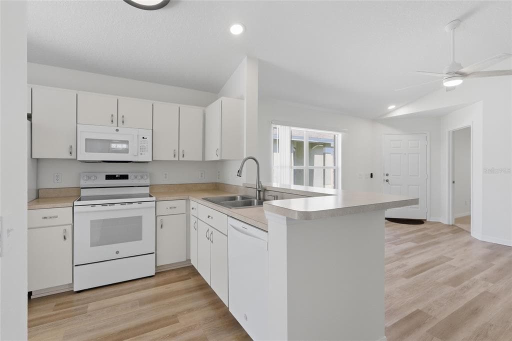 4548 WHITE BAY CIRCLE, WESLEY CHAPEL, FL, 33545 photo 3