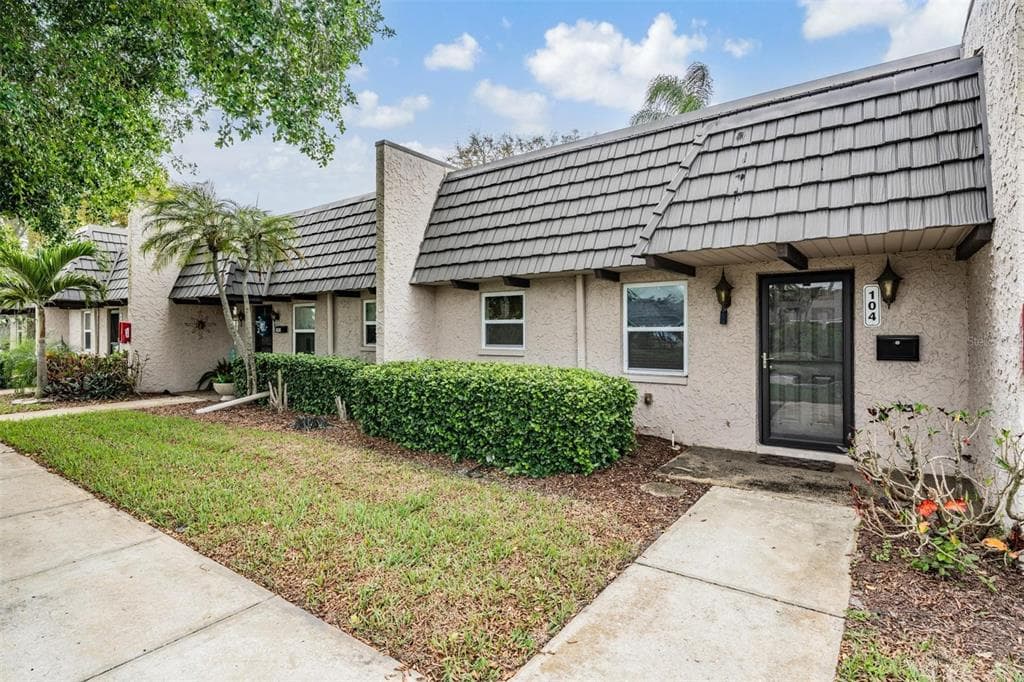 104 CORDOVA GREEN, SEMINOLE, FL, 33777 photo 3