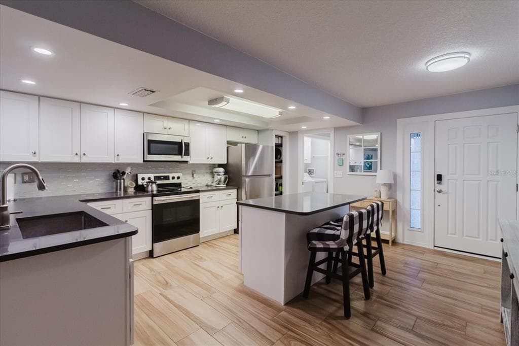 208 ST IVES DR, PALM HARBOR, FL, 34684 photo 2