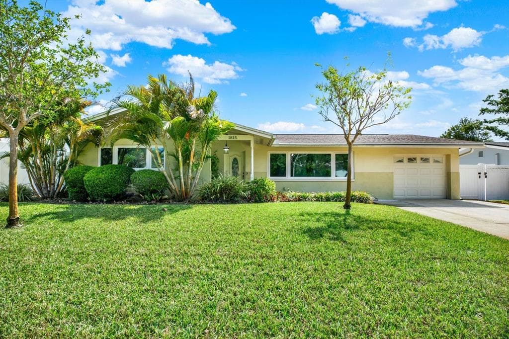1815 Chateau Drive E, Clearwater, FL, 33756