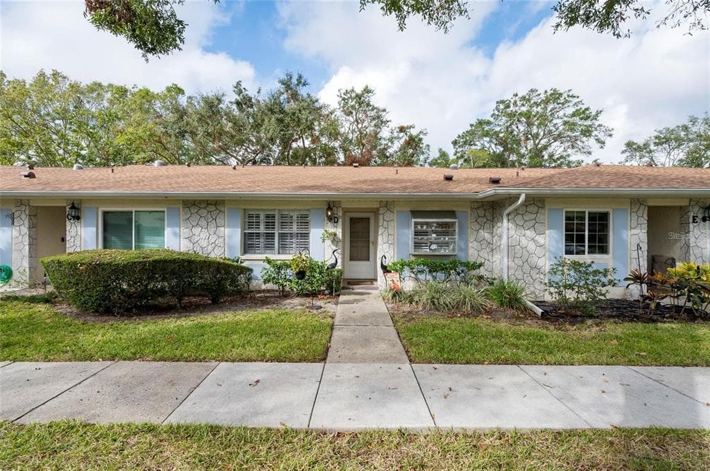 2238 Lark Circle W, Unit D, Palm Harbor, FL, 34684