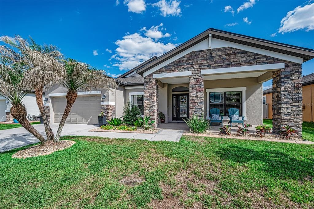 8449 Bluevine Sky Drive, Land O Lakes, FL, 34637