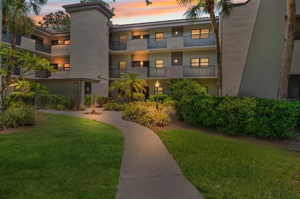 2650 Countryside Boulevard, Unit B307, Clearwater, FL, 33761
